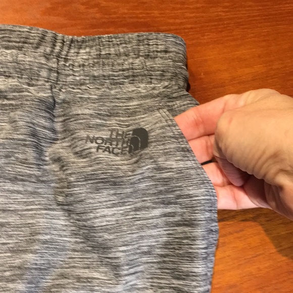 The North Face gray cropped joggers size Large - Picture 2 of 6